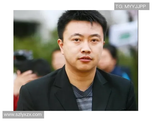 董炯的传奇足球生涯与退役后多元发展之路探秘