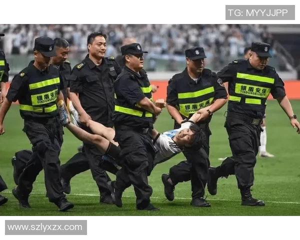 米林科维奇脚踝受伤，或将缺席下一场比赛——球队前景与球迷心情的双重考验