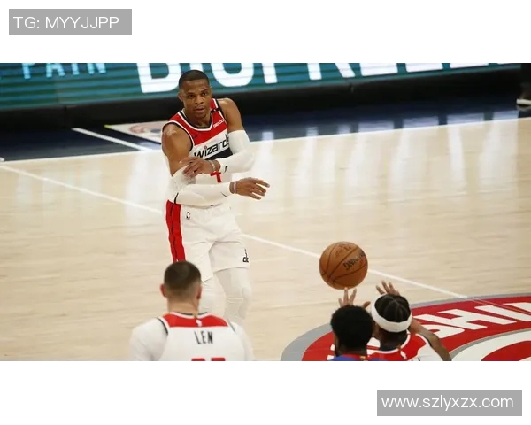 韦少易服首展示额头伤疤,单手持球做“惩意七字剂”动作,致敬球场荣耀!