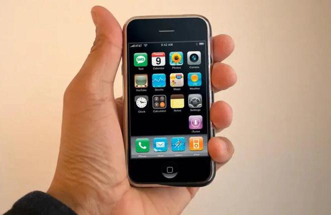 冰球突破苹果罕见的4GB初代iPhone被天价拍卖再次刷新世界纪录！(图3)