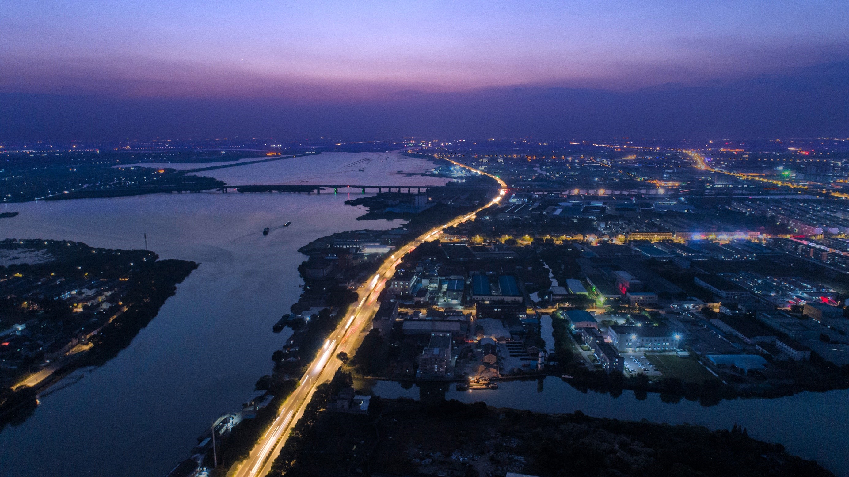 冰球突破：中国物联网与绿色智慧城市发展论坛召开 欧普照明点亮智慧道路之光(图2)